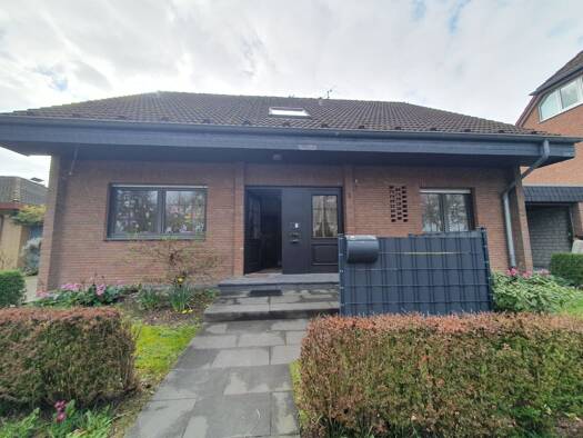 Wohnung zur Miete 900 € 2,5 Zimmer 75 m² Geschoss 1/2 frei ab sofort Hackenbroich Dormagen 41540