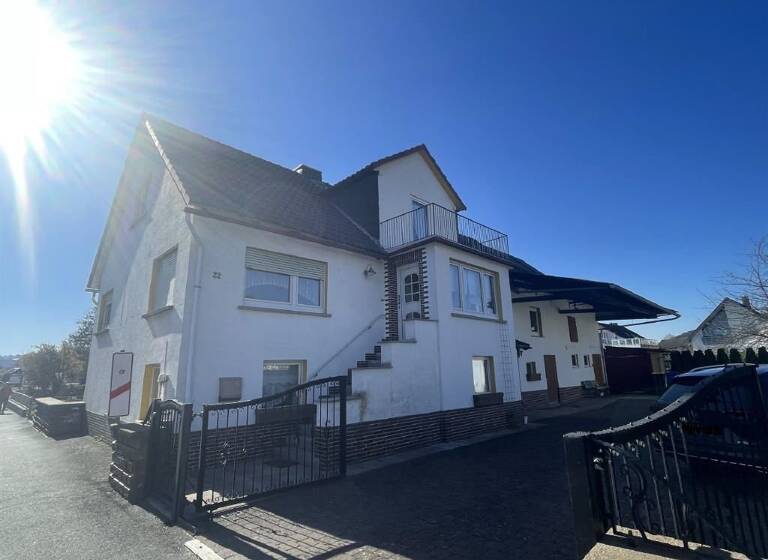 Haus zum Kauf 275.000 € 7 Zimmer 200 m²<br/>Wohnfläche 2.167 m²<br/>Grundstück Allendorf Allendorf (Eder)-Allendorf 35108
