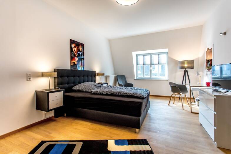 WG-Zimmer zur Miete Wohnen auf Zeit 630 € 24 m² Dachgeschoss, 5. Geschoss frei ab 15.05.2025 Münchener Straße 00 Bahnhofsviertel Frankfurt am Main 60329