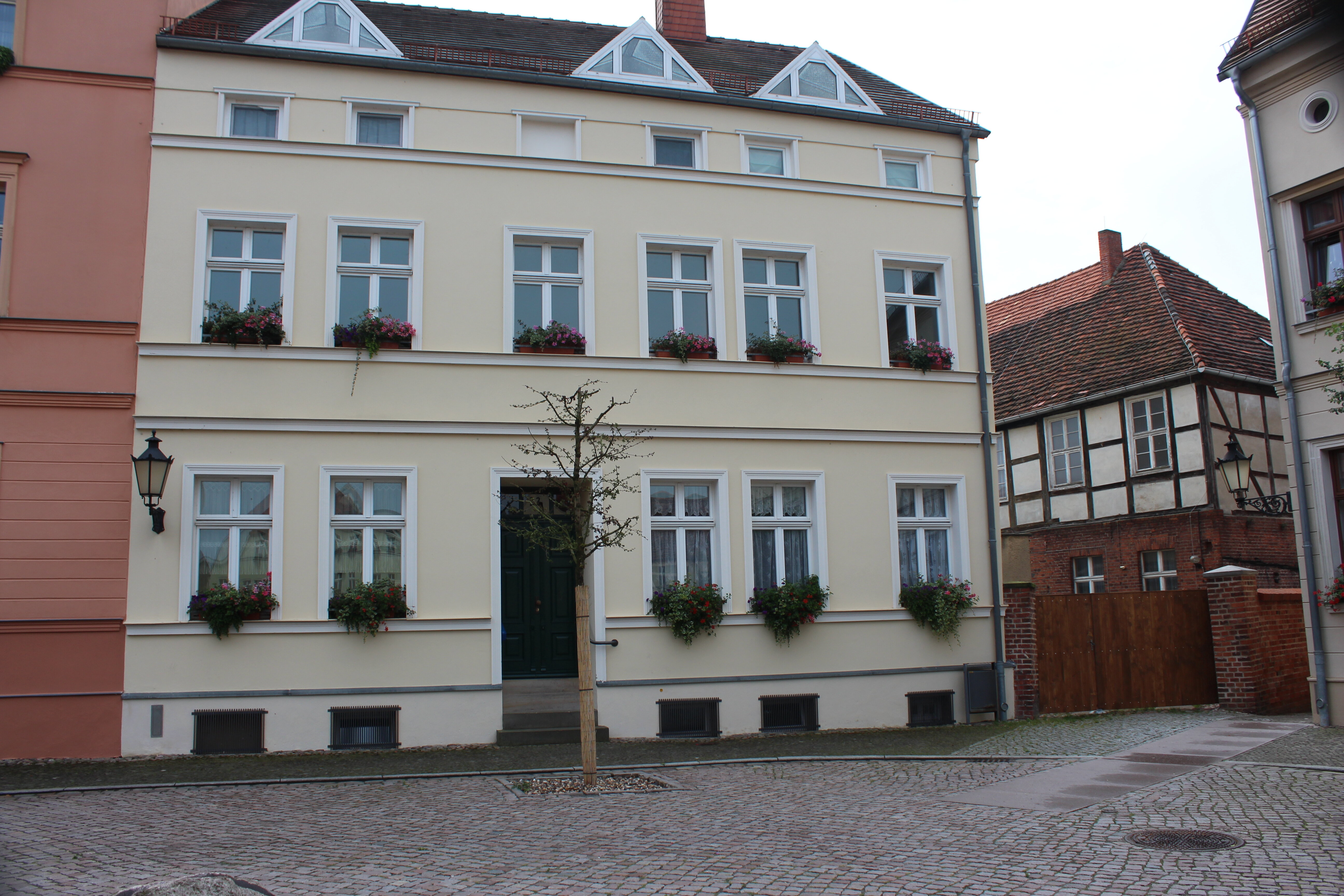 Wohnung zur Miete 315 € 2 Zimmer 61 m²<br/>Wohnfläche 1.<br/>Geschoss Markt 22 Havelberg Havelberg 39539