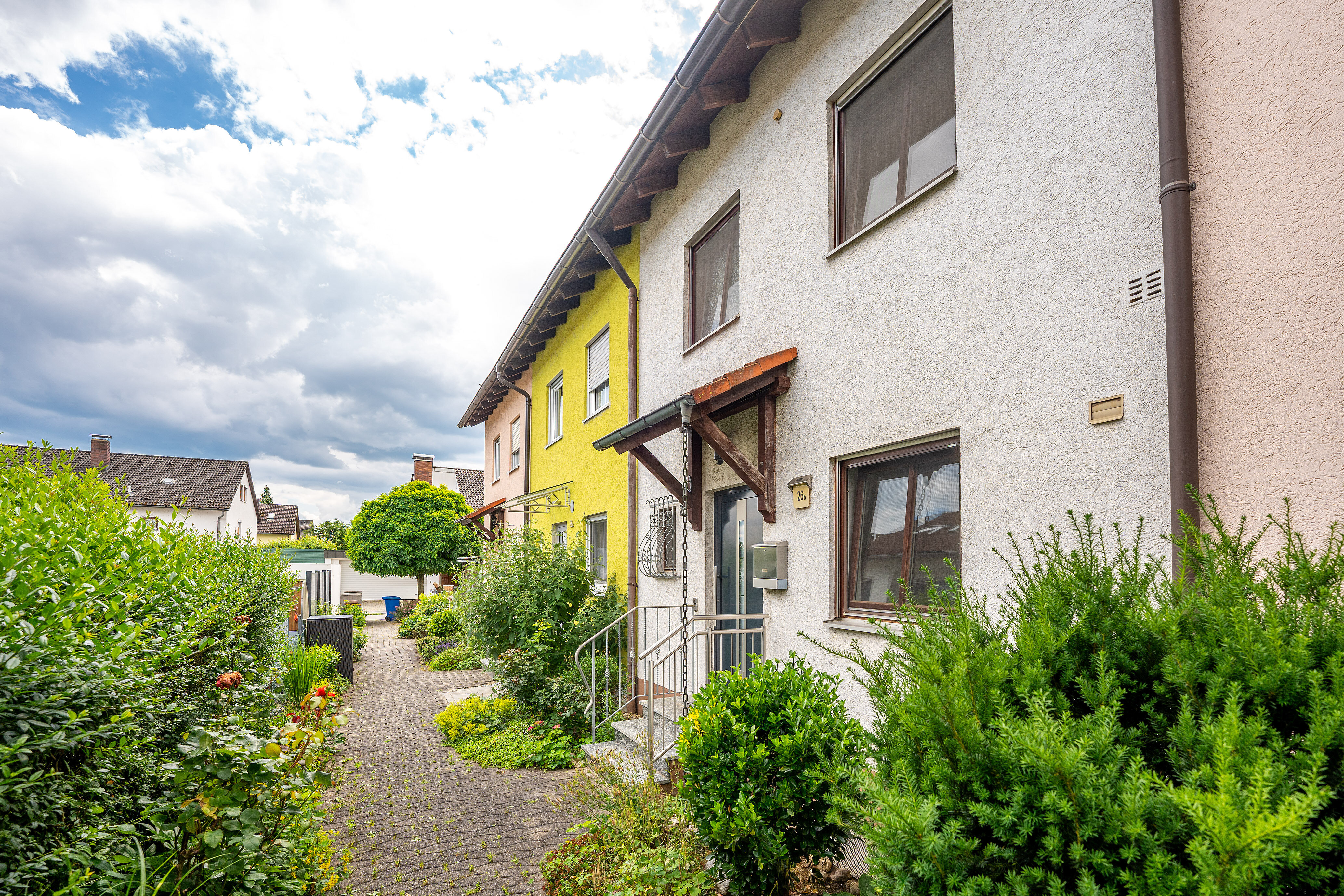 Reihenmittelhaus zum Kauf 299.000 € 5 Zimmer 120 m²<br/>Wohnfläche 198 m²<br/>Grundstück Planungsbezirk 201 Straubing 94315