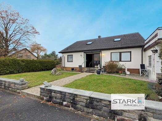 Einfamilienhaus zum Kauf 379.000 € 6,5 Zimmer 160 m² 825 m² Grundstück frei ab sofort Moos Geroldshausen 97256