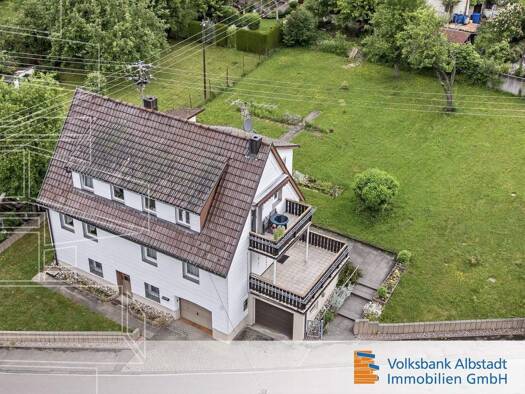 Einfamilienhaus zum Kauf 235.000 € 7 Zimmer 133 m² 891 m² Grundstück frei ab sofort Albstadt 72459