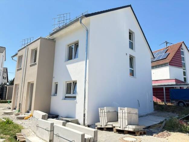 Doppelhaushälfte zum Kauf - Erstbezug 698.000 € 6 Zimmer 142 m² 188 m² Grundstück frei ab 01.11.2026 Degerschlacht Reutlingen 72768