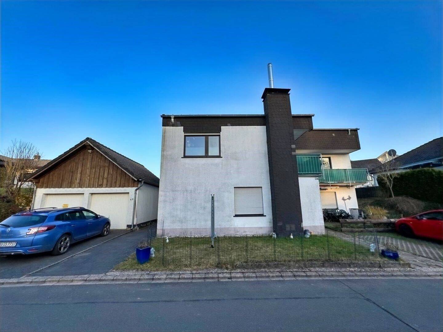 Immobilie in Hillesheim - Attraktives 3-Parteienhaus in naturnaher Lage von Hillesheim - Bild 1