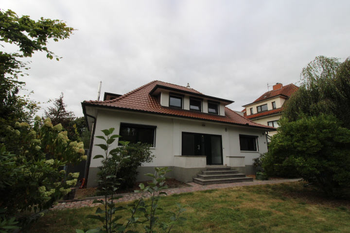 Einfamilienhaus zur Miete 1.300 € 6 Zimmer 185 m²<br/>Wohnfläche 1.148 m²<br/>Grundstück 01.10.2024<br/>Verfügbarkeit Süd Nordenham 26954