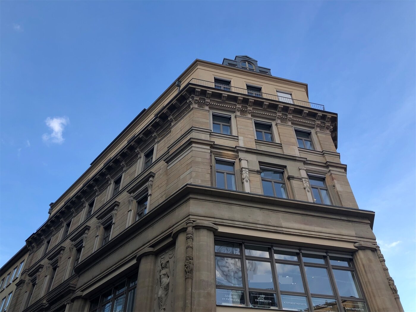 Bürofläche zur Miete 22 € 305 m²<br/>Bürofläche ab 305 m²<br/>Teilbarkeit Innenstadt Frankfurt am Main 60311