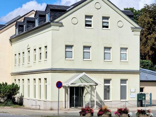 Mehrfamilienhaus zum Kauf provisionsfrei 396.000 € 5 Zimmer 215,8 m² 1.270 m² Grundstück Oelsnitz Oelsnitz 08606