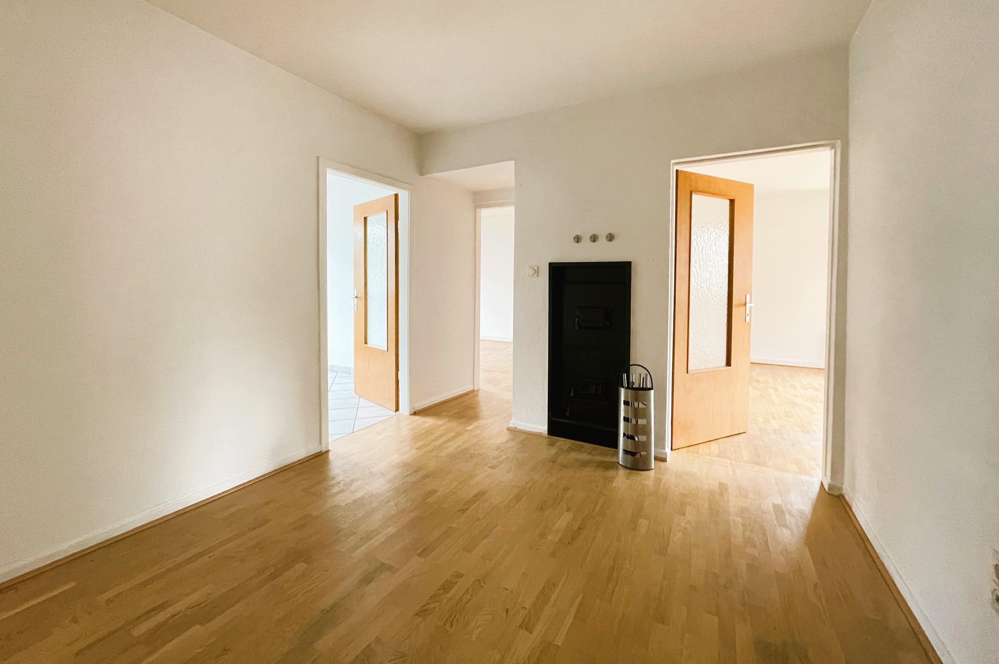 Wohnung zum Kauf 298.000 € 4 Zimmer 86,6 m²<br/>Wohnfläche 1.<br/>Geschoss ab sofort<br/>Verfügbarkeit Benrath Düsseldorf 40597