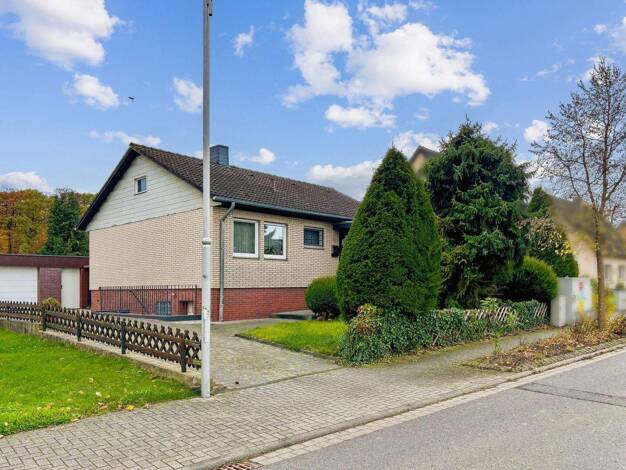 Bungalow zum Kauf 299.000 € 4 Zimmer 82,6 m² 700 m² Grundstück Vettelhoven Grafschaft 53501