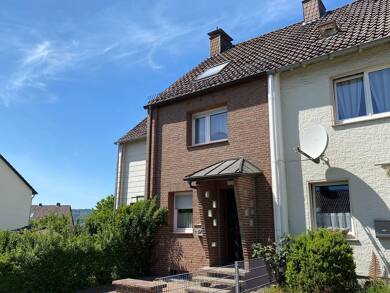 Haus zum Kauf 89.000 € 5 Zimmer 95 m² 131 m² Grundstück frei ab sofort Kernstadt Holzminden 37603