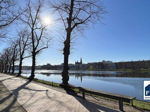 Gewerbeobjekt zum Kauf als Kapitalanlage geeignet 1.160.000 € 16 Zimmer 529,7 m² 421 m² Grundstück Schelfstadt Schwerin 19055