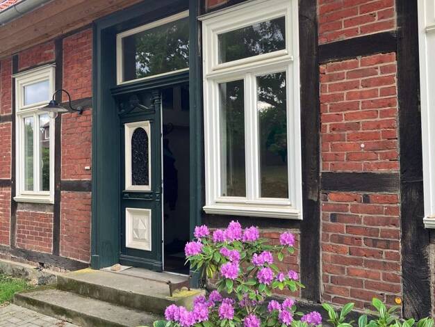 Mehrfamilienhaus zum Kauf 8 Zimmer 369 m² 3.309 m² Grundstück Uelzen 29525