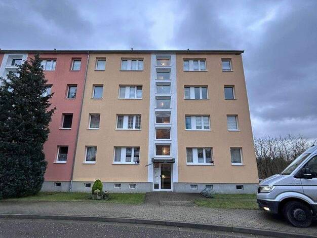 Wohnung zur Miete 425 € 3 Zimmer 61 m² 2. Geschoss Neue Burgkemnitzer Straße 57 Muldenstein 06774