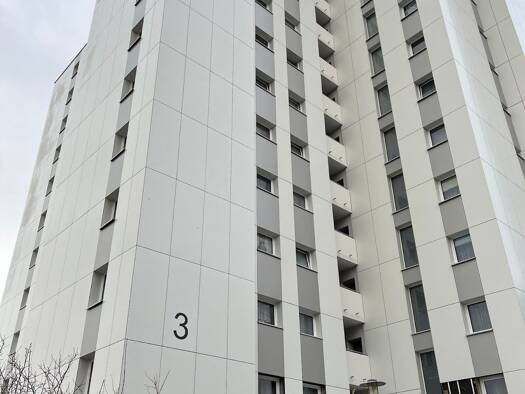 Wohnung zur Miete nur mit Wohnberechtigungsschein 382 € 3 Zimmer 77,3 m² 7. Geschoss frei ab 01.10.2026 Adenauerstraße 3 Aschenberg Fulda 36039