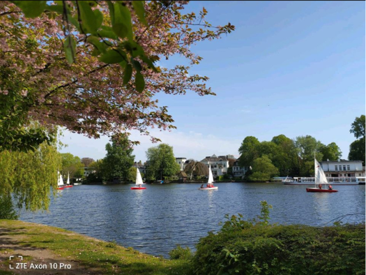 Wohnung zur Miete 2.498 € 3 Zimmer 108 m² Geschoss 1/5 frei ab 15.05.2026 Winterhude Hamburg 22299