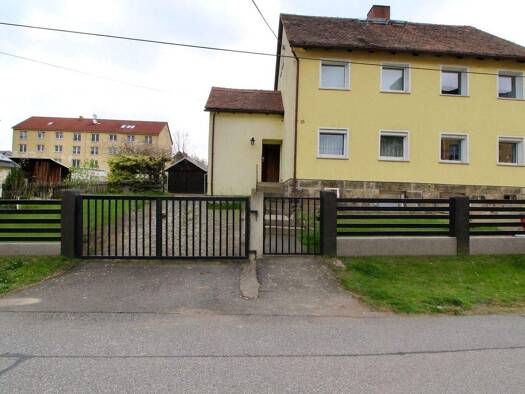 Doppelhaushälfte zum Kauf 99.500 € 4 Zimmer 84 m² 350 m² Grundstück Hohnstein 01848