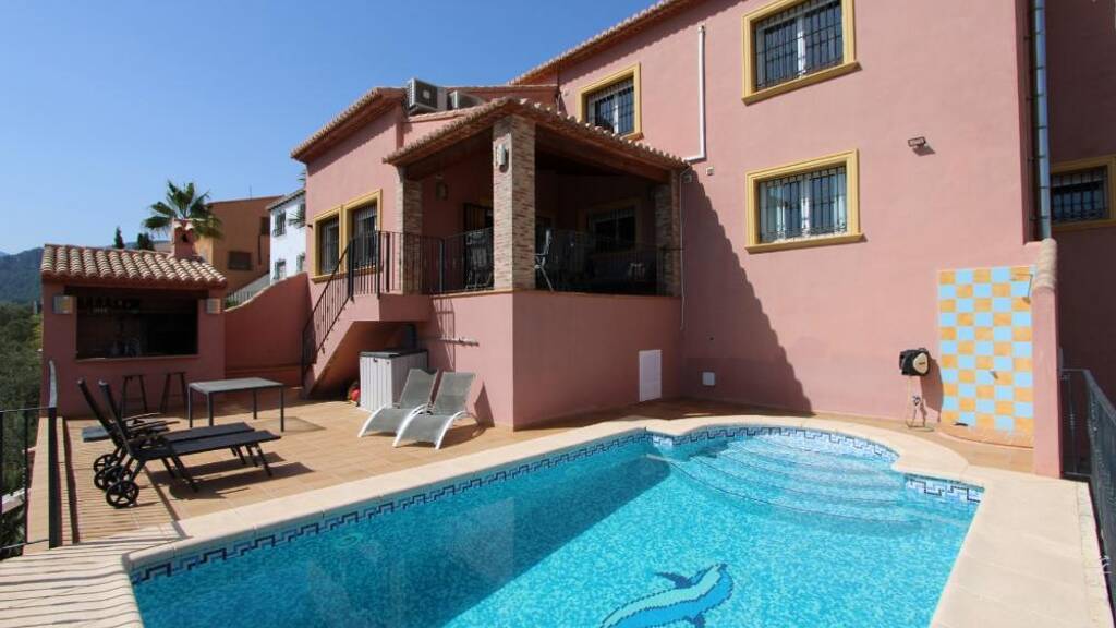 Villa zum Kauf 499.000 € 6 Zimmer 225 m² 637 m² Grundstück Orba 03790