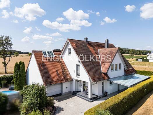 Haus zum Kauf 8 Zimmer 264 m² 711 m² Grundstück Hausen 91353