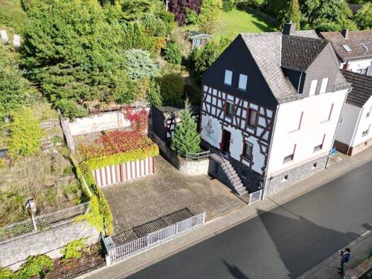 Einfamilienhaus zum Kauf 209.000 € 7 Zimmer 133 m² 969 m² Grundstück Niedertiefenbach Beselich 65614