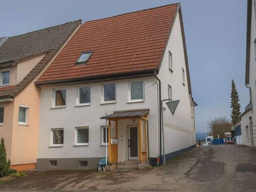 Mehrfamilienhaus zum Kauf als Kapitalanlage geeignet 349.000 € 7 Zimmer 182,6 m² 110 m² Grundstück Trossingen Trossingen 78647