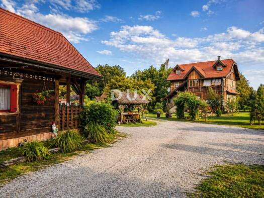 Wohn- und Gewerbegrundstück zum Kauf 1.400.000 € Karlovac 47000