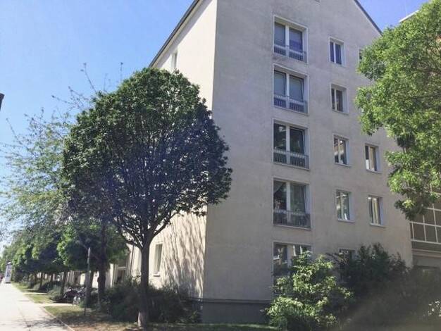 Wohnung zur Miete 485 € 2 Zimmer 57,2 m² 3. Geschoss frei ab 01.05.2026 Müller-Berset-Str. 37 Striesen-Süd Dresden 01309