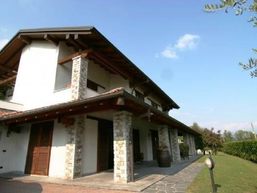 Einfamilienhaus zum Kauf 5 Zimmer 490 m² 3.100 m² Grundstück Oggebbio 