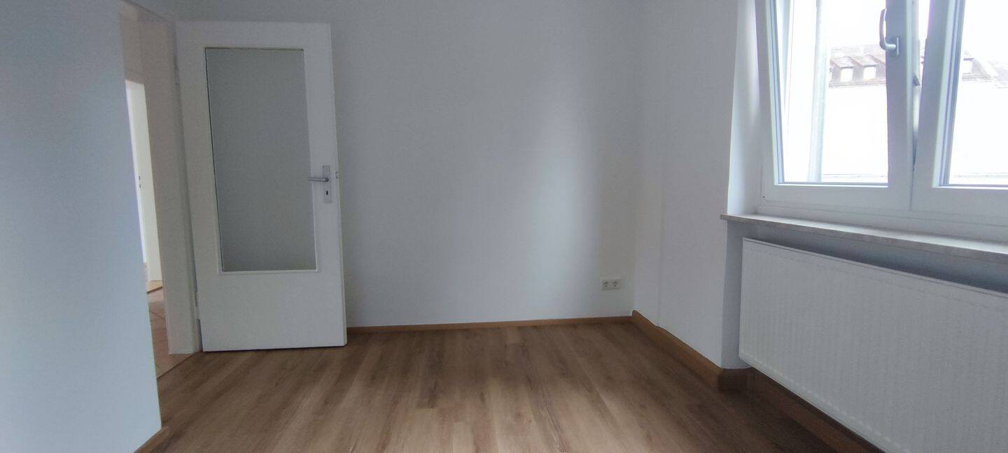 N-citynahe Lage, top renovierte, gut geschnittene 3-ZW mit Balkon – Nürnberg – Vorschaubild 11