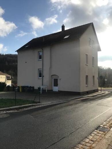 Wohnung zur Miete 300 € 4 Zimmer 75 m² Dachgeschoss, 2. Geschoss frei ab 01.09.2025 Burggraben 33 Roßwein Roßwein 04741