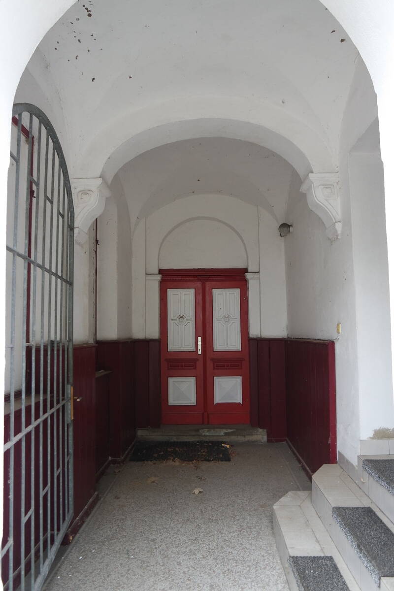 Immobilie in Zeitz - Zeitz, Wohn- u. Geschäftshaus mit befahrbarem Grundstück, ruhige Lage -  Achtung! Preissenkung - Bild 2