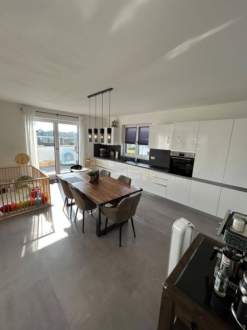 Moderne-4-Zimmer Neubau Penthouse Wohnung in Unterhausen bei Neuburg!