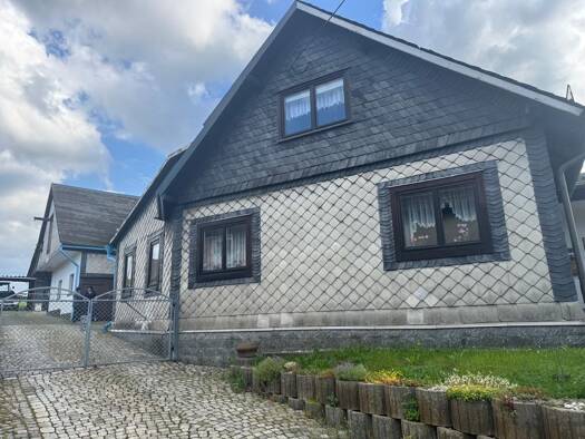 Mehrfamilienhaus zum Kauf 152.500 € 8 Zimmer 230 m² 1.455 m² Grundstück frei ab sofort Arnsgereuth Saalfeld/Saale 07318