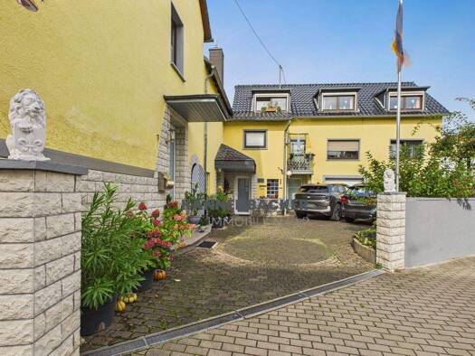 Mehrfamilienhaus zum Kauf 673.000 € 12 Zimmer 373 m² 533 m² Grundstück frei ab 01.06.2026 Kesselheim Koblenz 56070