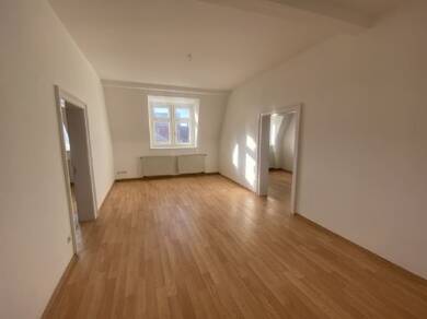 Wohnung zur Miete 350 € 3 Zimmer 94 m² Dachgeschoss, 4. Geschoss Zittau Zittau 02763