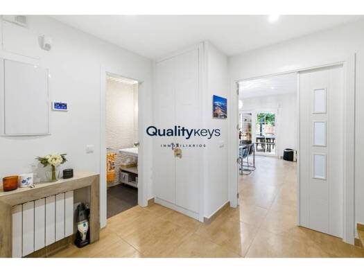 Chalet zum Kauf 1.290.000 € 5 Zimmer 325 m² Madrid 28055