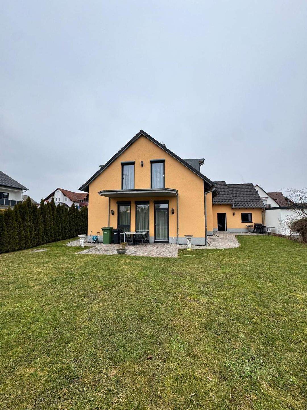 Immobilie in Adelsdorf - Exklusives Wohnen in  Adelsdorf– Luxus, Raum und Lebensqualität auf 300 m² - Bild 4