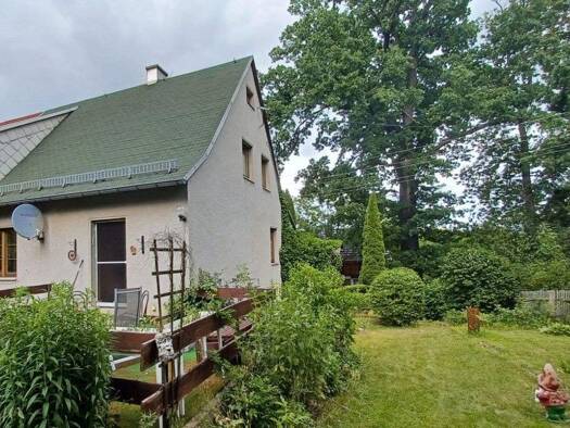 Doppelhaushälfte zum Kauf 159.000 € 4 Zimmer 130 m² 910 m² Grundstück Weischlitz 08538