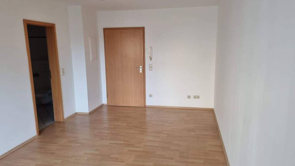 Wohnung zur Miete 450 € 2 Zimmer 42 m² 1. Geschoss frei ab sofort Schmölln 04626