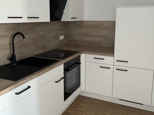 Wohnung zur Miete 600 € 2 Zimmer 46,8 m² Arnsdorf 01477