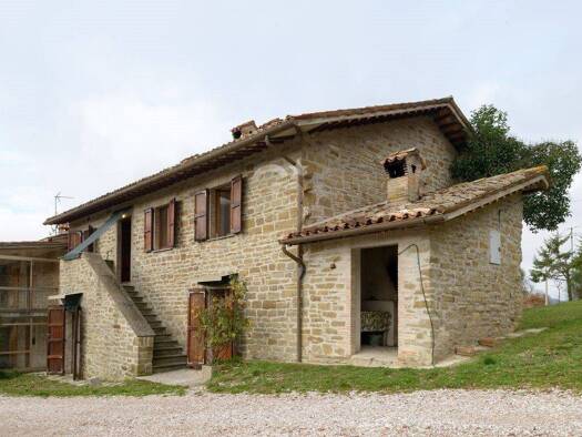 Haus zum Kauf 148.000 € 230 m² 215 m² Grundstück Gubbio 06024