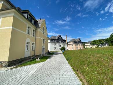 Wohnung zur Miete 360 € 2 Zimmer 60 m² Dachgeschoss, 3. Geschoss frei ab sofort Auerbacher Straße 16 Gornsdorf 09390