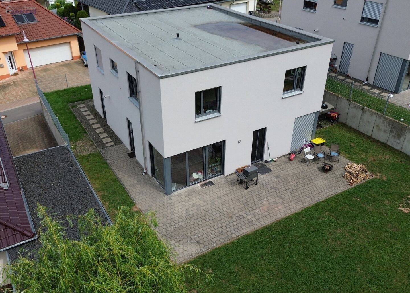 Immobilie in Mittelbrunn - Neuwertiges Einfamilienhaus mit Garten & Carport in Feldrandlage - Bild 3