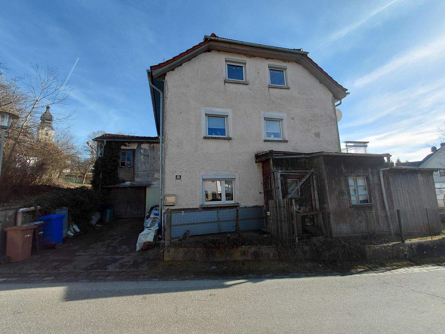 Immobilie in Röhrnbach - * OFFENES DACHSTUDIO MIT CHARME * Sanierungsobjekt mit vielen Optionen zwischen Passau und Freyung - Bild 1