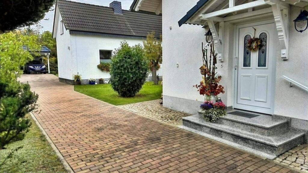 Einfamilienhaus zum Kauf 450.000 € 4 Zimmer 119 m² 1.205 m² Grundstück frei ab 01.04.2026 Groß Gaglow Cottbus 03051