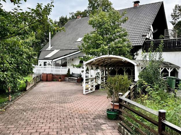 Einfamilienhaus zum Kauf provisionsfrei 450.000 € 10 Zimmer 216 m² 312 m² Grundstück Heimstraße 29 Sassanfahrt Hirschaid 96114