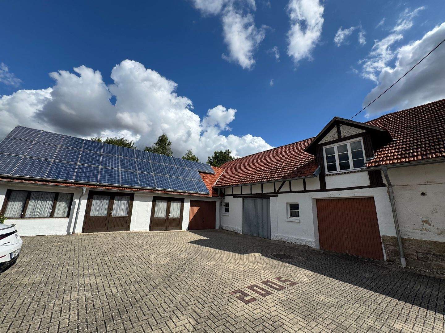 Immobilie in Edertal - Zweifamilienhaus mit viel Potential - Bild 2