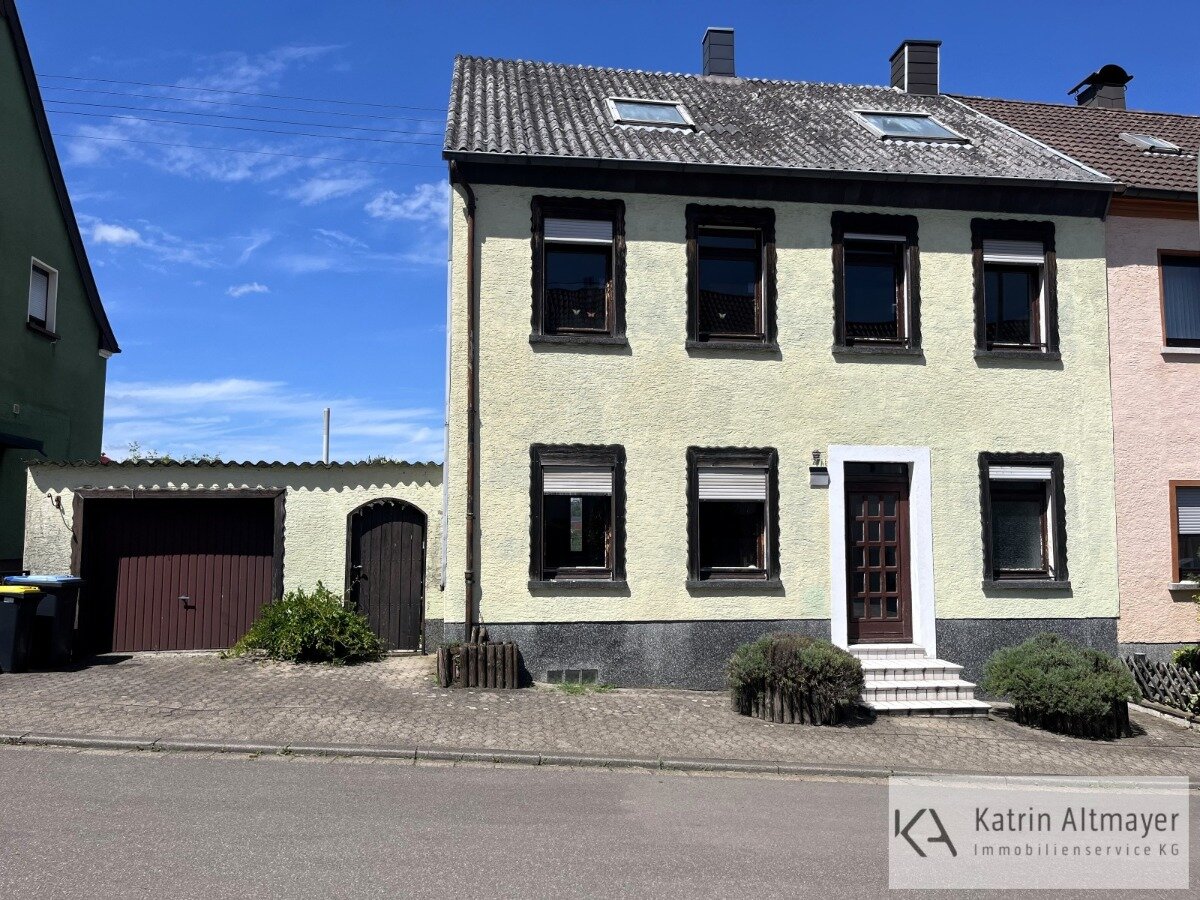 Doppelhaushälfte zum Kauf 85.000 € 6 Zimmer 139 m²<br/>Wohnfläche 498 m²<br/>Grundstück ab sofort<br/>Verfügbarkeit Quierschied Quierschied 66287