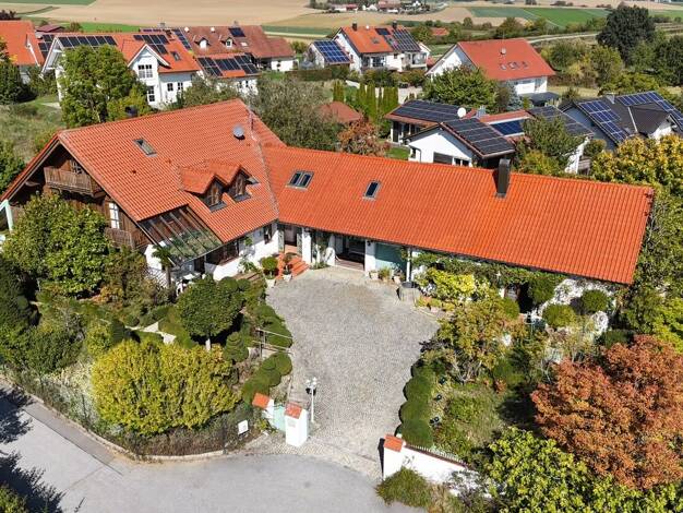 Einfamilienhaus zum Kauf 865.000 € 8 Zimmer 300 m² 3.360 m² Grundstück frei ab 31.10.2027 Thürnthenning Moosthenning 84164