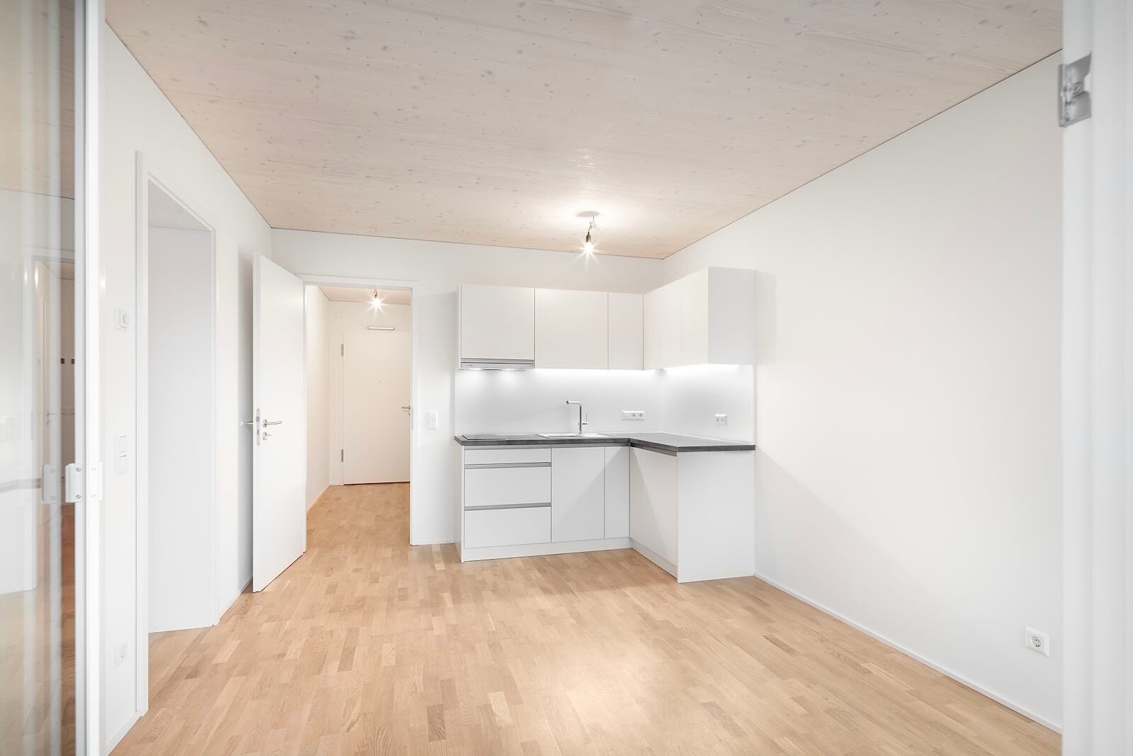 Wohnung zur Miete 1.125 € 2 Zimmer 43 m²<br/>Wohnfläche EG<br/>Geschoss Uhlandstraße 112 Wilmersdorf Berlin 10719